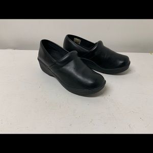 SAFETYSTEP CLOGS, SZ 8